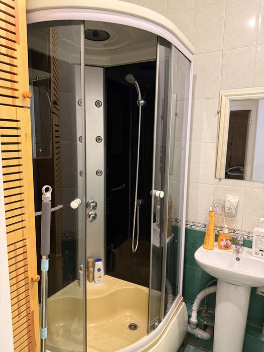 Кабинет бровіста, лешмейкер, майстра депіляціі, манікюра