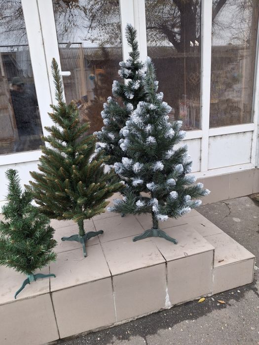 Искусственные ёлки и сосны