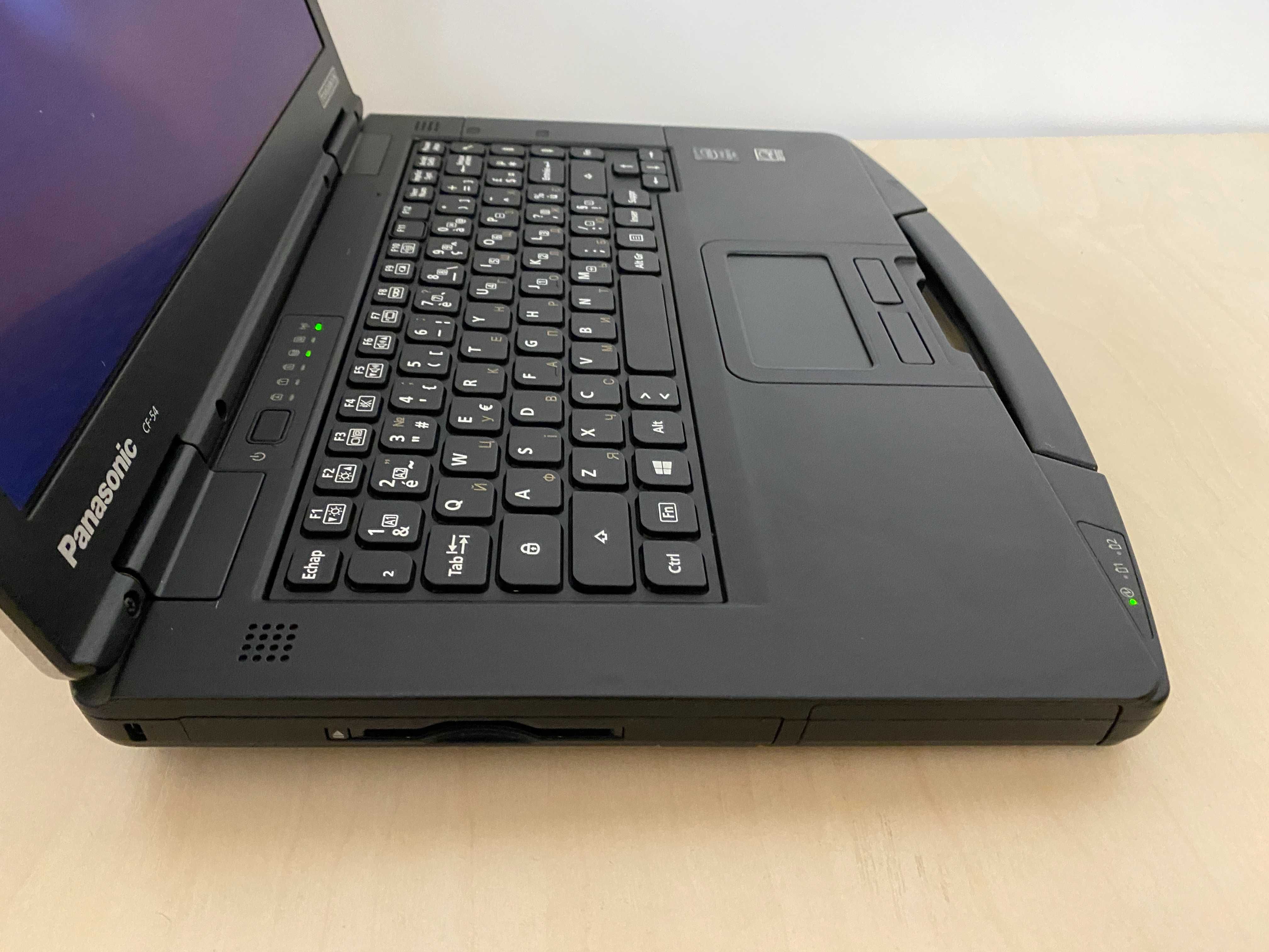 для ЗСУ FHD IPS Panasonic Toughbook CF-54  I5/16/256  є кількість