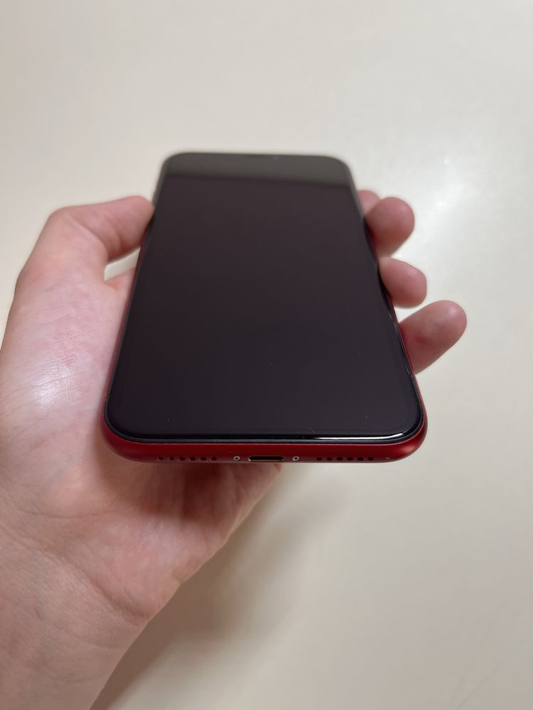 IPhone XR в ідеальному стані
