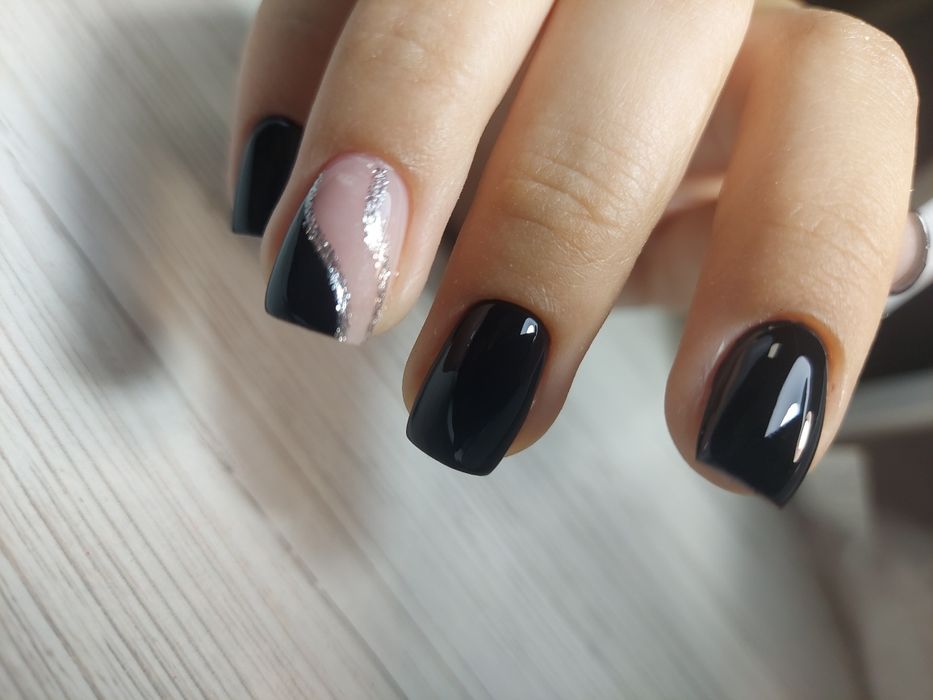 Манікюр/педикюр/нарщення