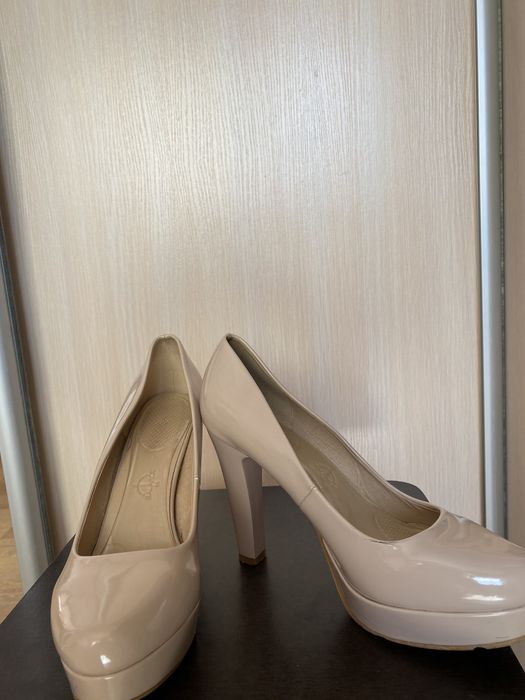 Туфлі 38 розміру