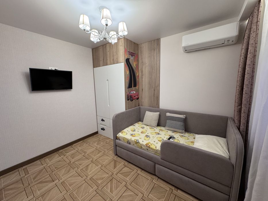 Аренда 3к.кв. Новострой 2000х, м. Центр рынок, Ул. Дмитриевская д.5.