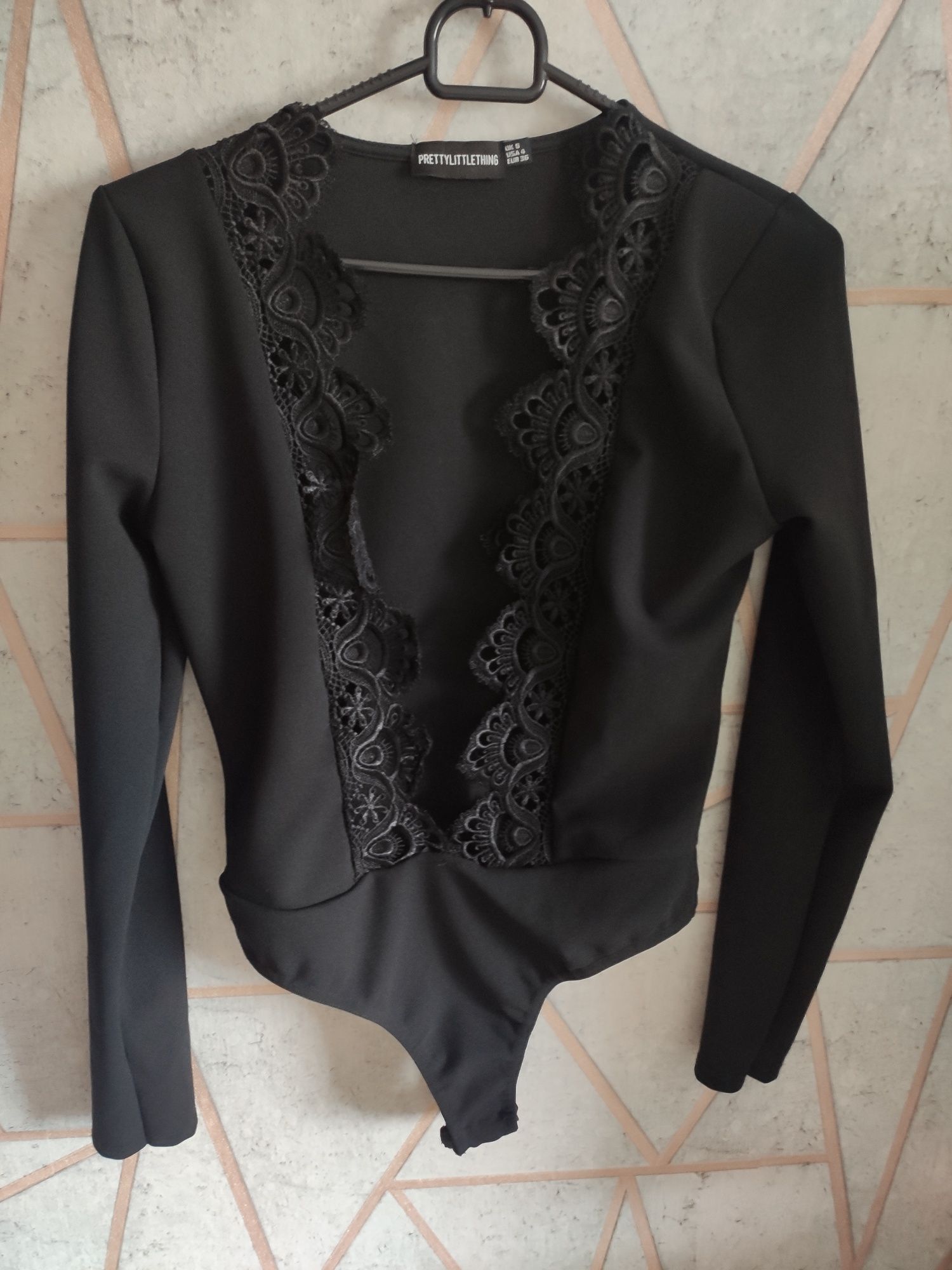 Body eleganckie z koronką czarne PrettyLittleThing rozmiar S