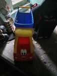 Samochodzik koszyk little tikes