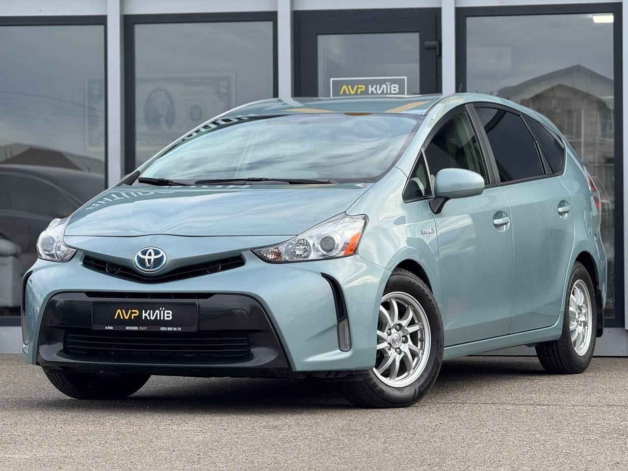 Toyota Prius V 2016 року, 1.8 гібрид, автомат, передній привід, 113т.к