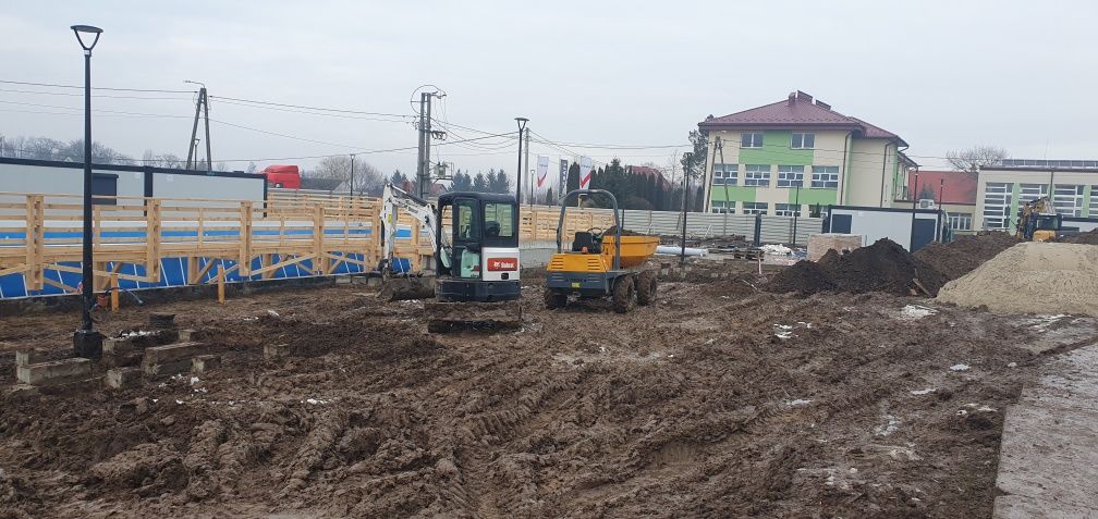 Usługi mini koparką z młotem