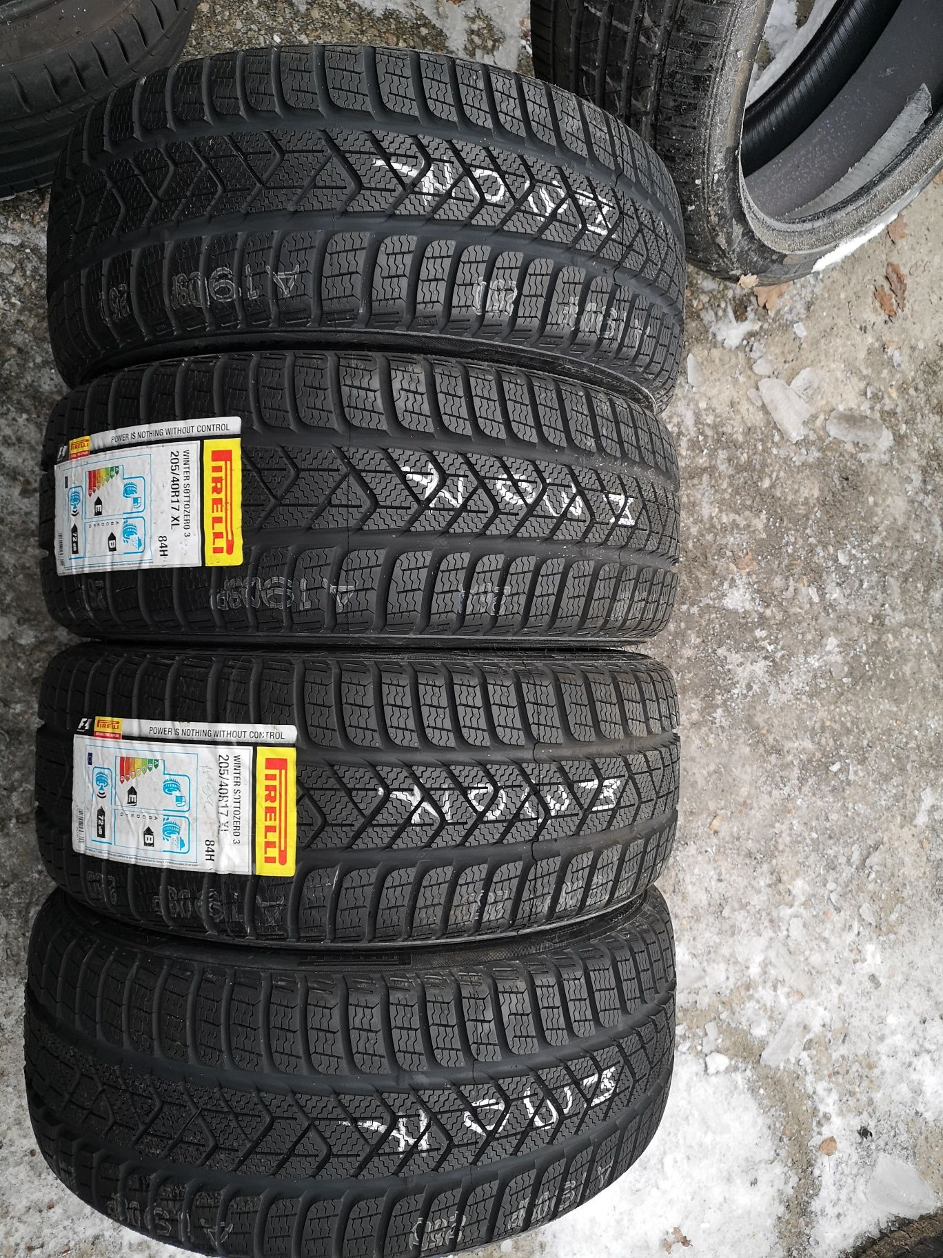 Nowe opony zimowe 205/40/17 Pirelli Sottozero 3 4szt