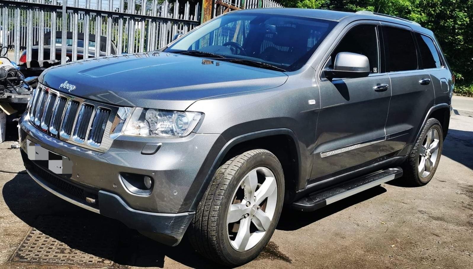 Jeep grand cherokee wk2 blotnik prawy lewy