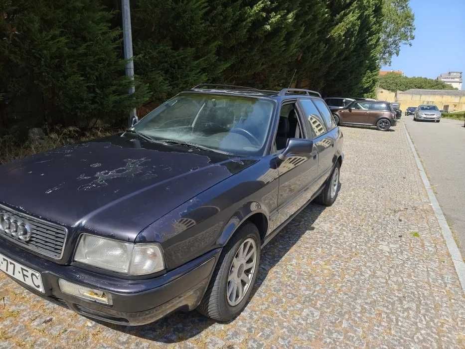 Audi 80 Avant 1.9 Tdi - 5 portas - Azul escuro - Ano 1995