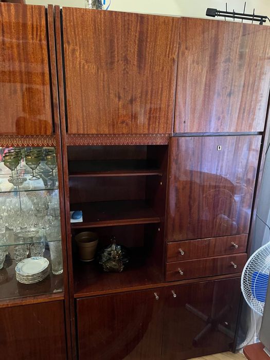 тумба , шафа , стєнка , поличка меблі