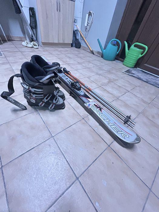 Sprzedam Narty Fisher z kijkami i butami