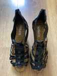 Sprzedam buty na koturnie r39 nowe