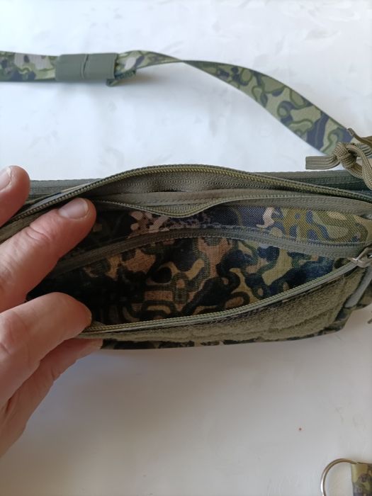 Nerka saszetka na dokumenty w maskującym kolorze MAPA