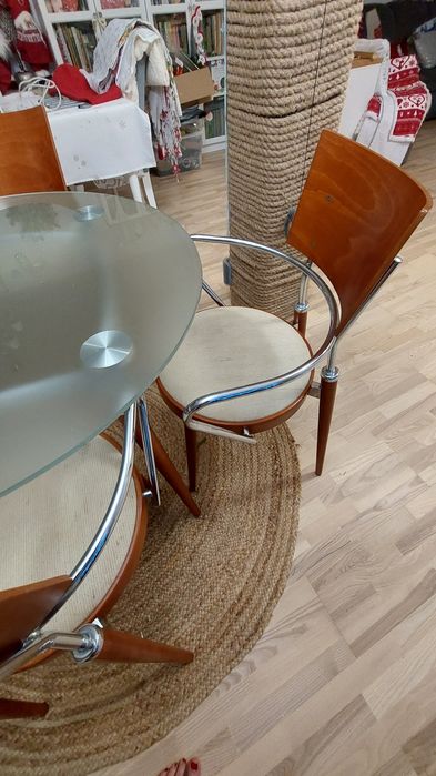 Algeo Szklany okrągły stół plus designerskie krzesła