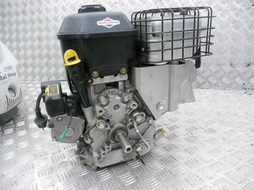 Briggs & Stratton Kompletny Silnik rozrusznik  305 cm na czesci