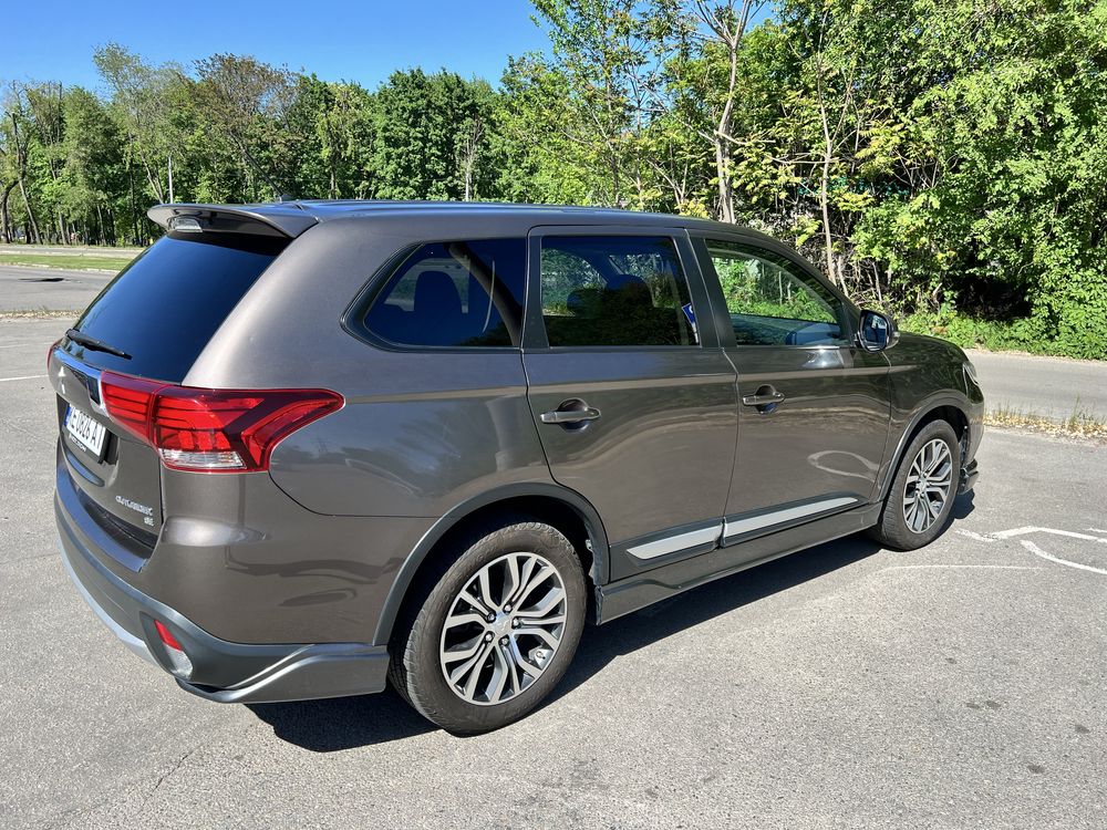 Mitsubishi outlander 3