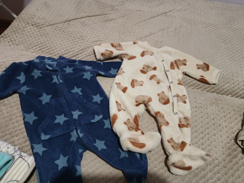 Wyprawka niemowlęca ubranka 50-56 pieluszki