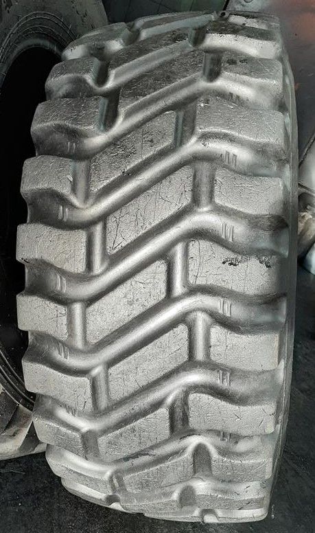 Opona używana przemysłowa 405/70R18 GOODYEAR 750zł W4199