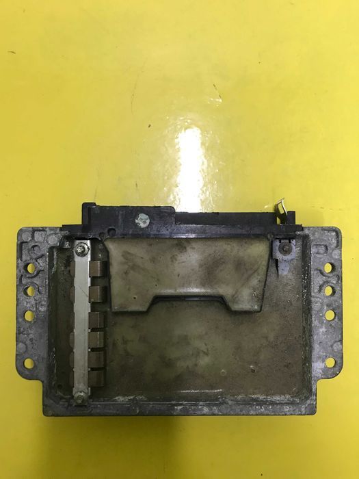 Блок управління двигуном Renault Laguna s113717107 7700868188