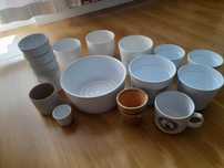 Zestaw ceramicznych osłonek na doniczki