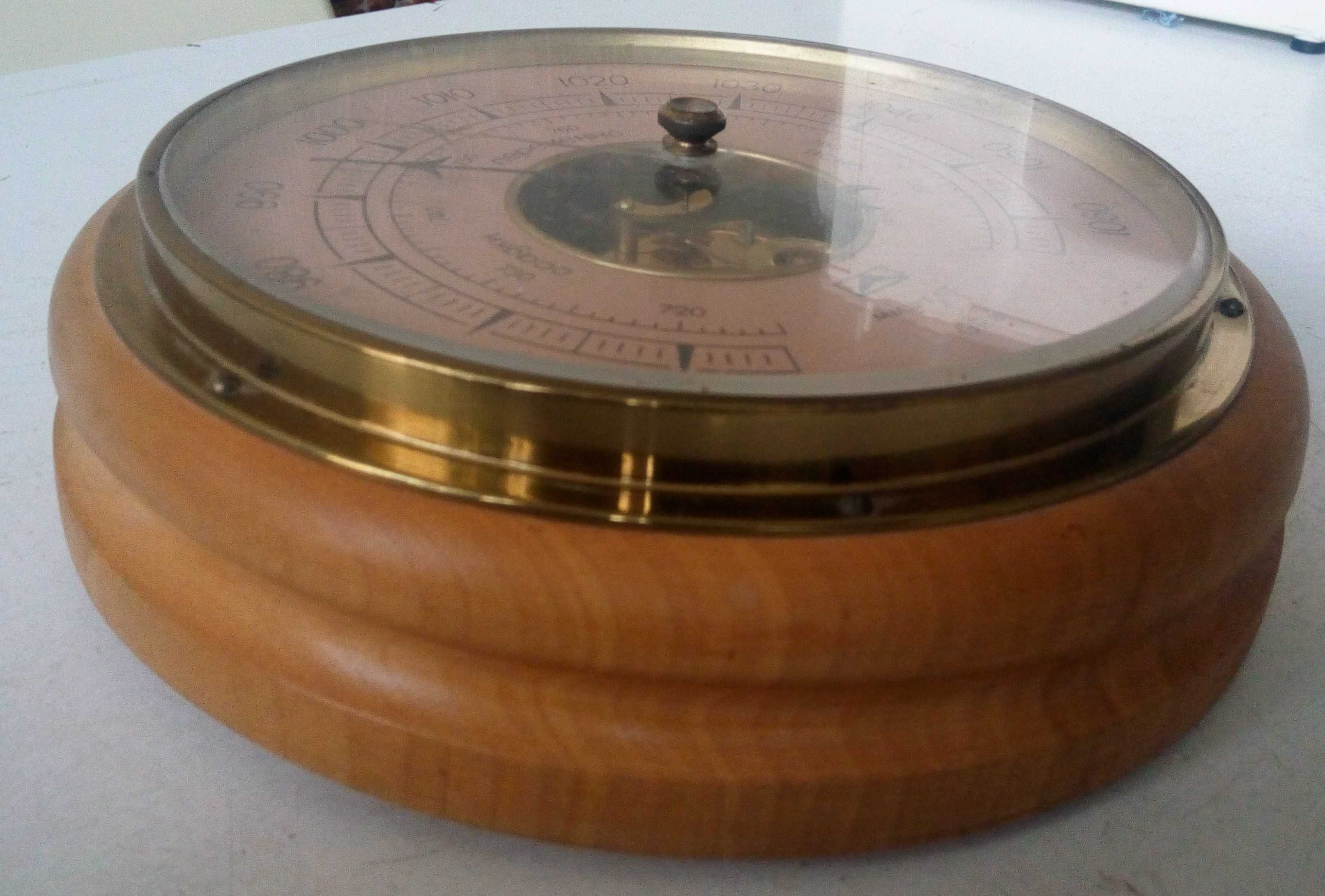 Настенный барометр БК-С настенные кварцевые часы в пластмассовом корпу