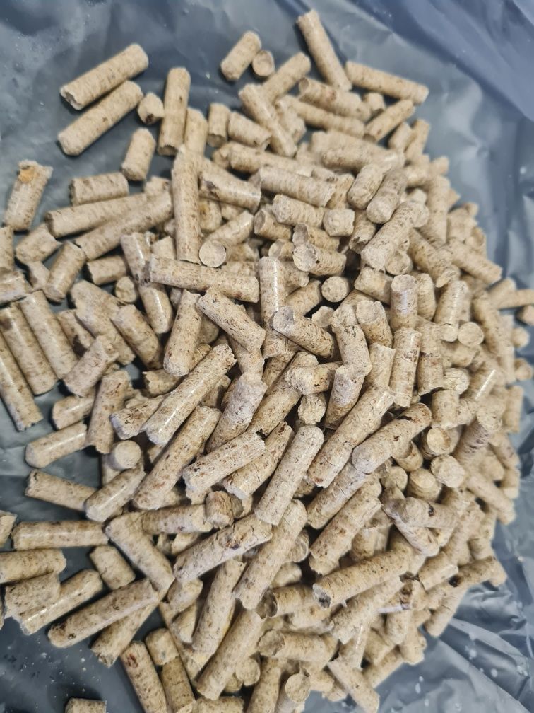 pellet 6  z modrzew  worki 15kg