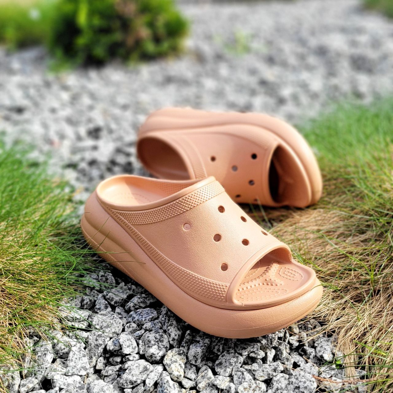 Зручні та стильні Crocs metal pearl slide