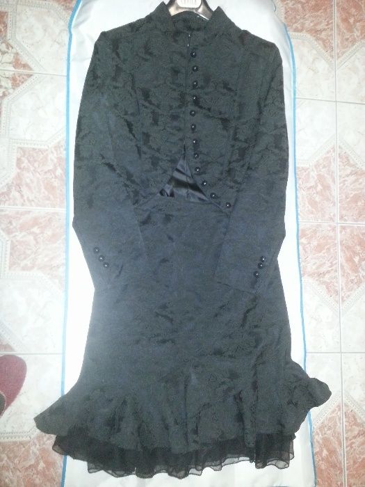 Платье костюм для праздника. Германия. р 38-40