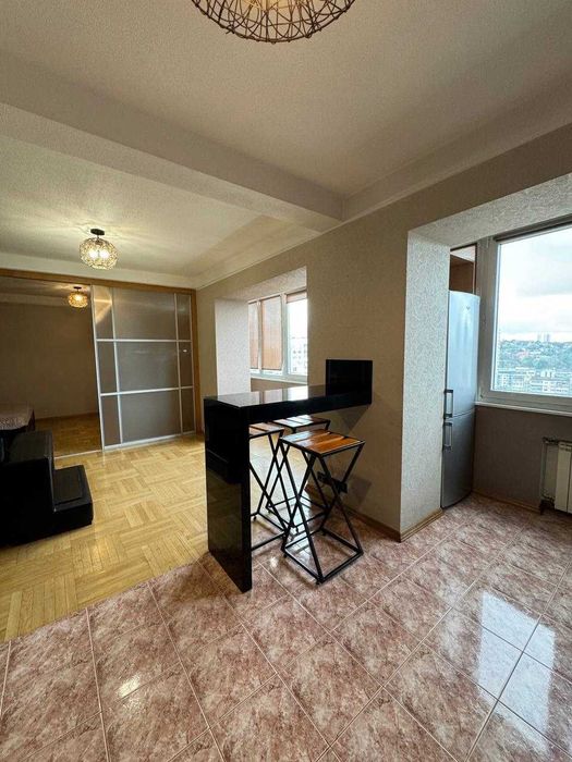 Двокімнатна квартира в центрі - завжди зі світлом !!!