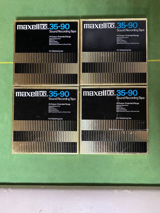 Maxell пластикова катушка з коробкою