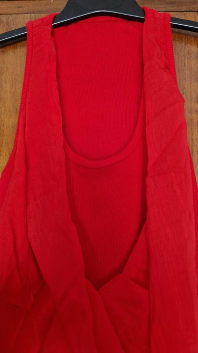 T-shirt vermelha, tamanho S