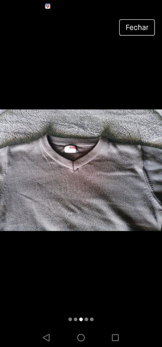 Camisola cinzenta de bico