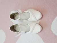 Białe buty komunijne z perełkami roz. 38 dł. 23,5cm pantofelki