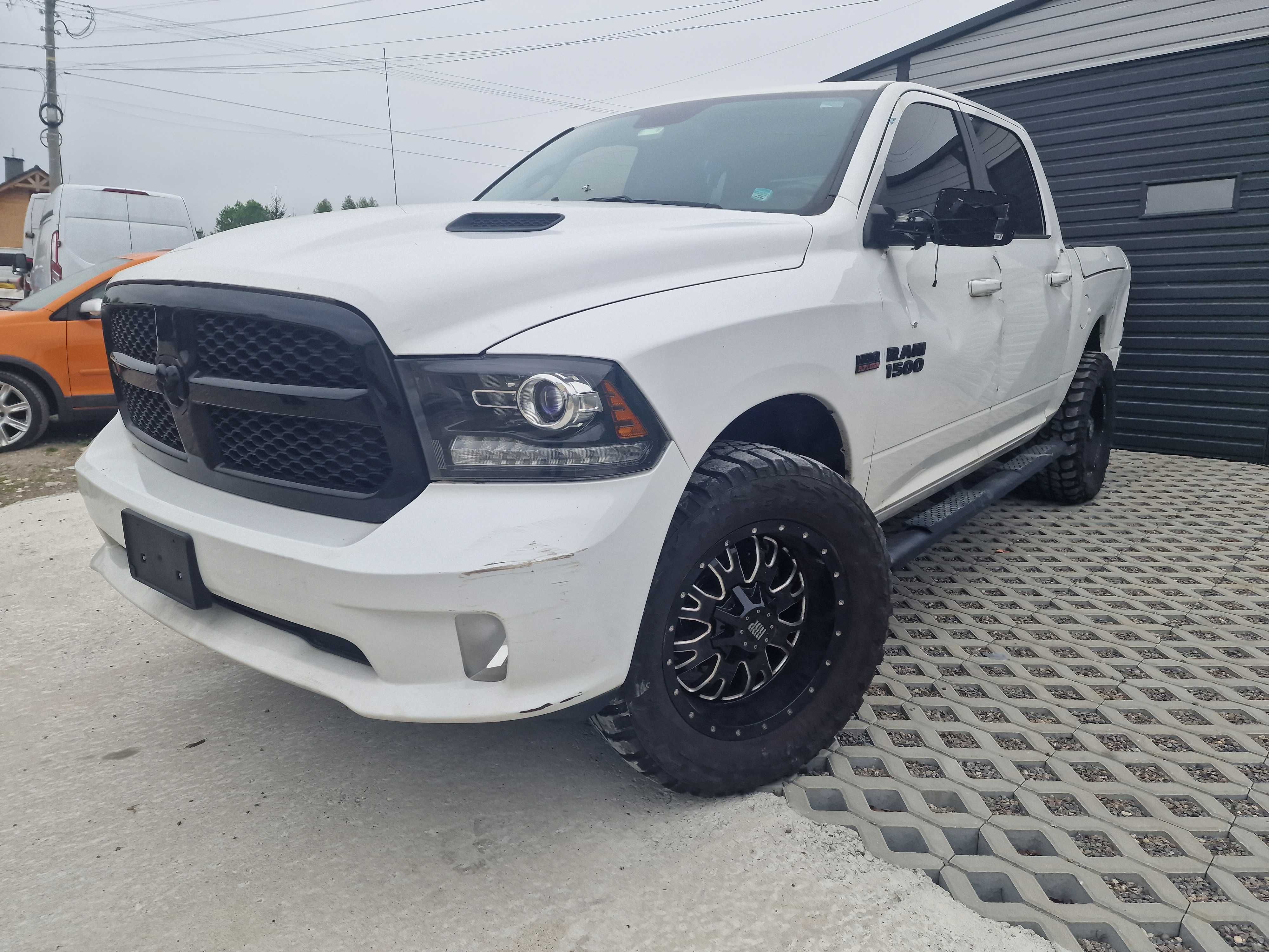 Ram 1500 sport  black night edition 2017 5.7 hemi  lift 4x4