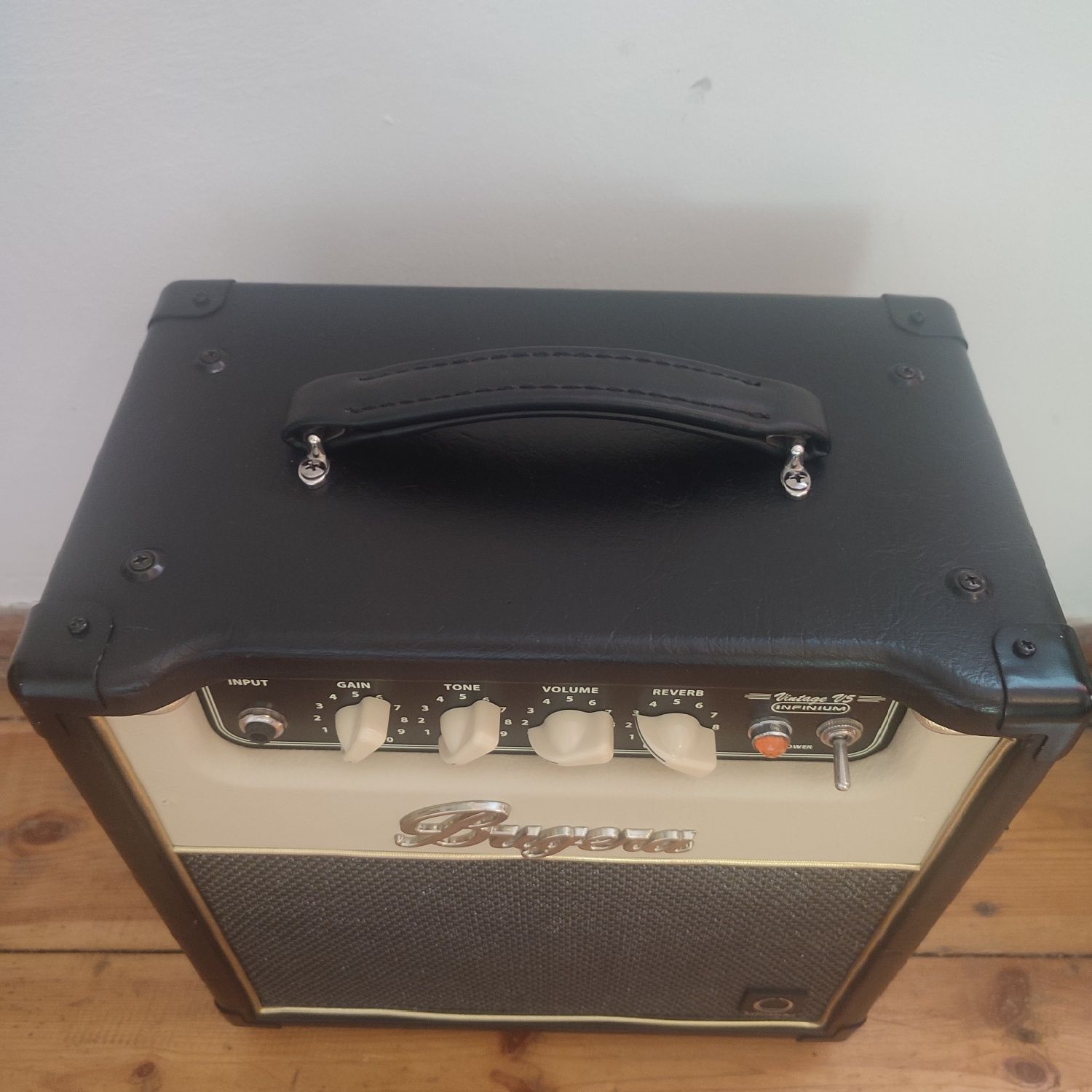 Wzmacniacz gitarowy Bugera V5 Infinium