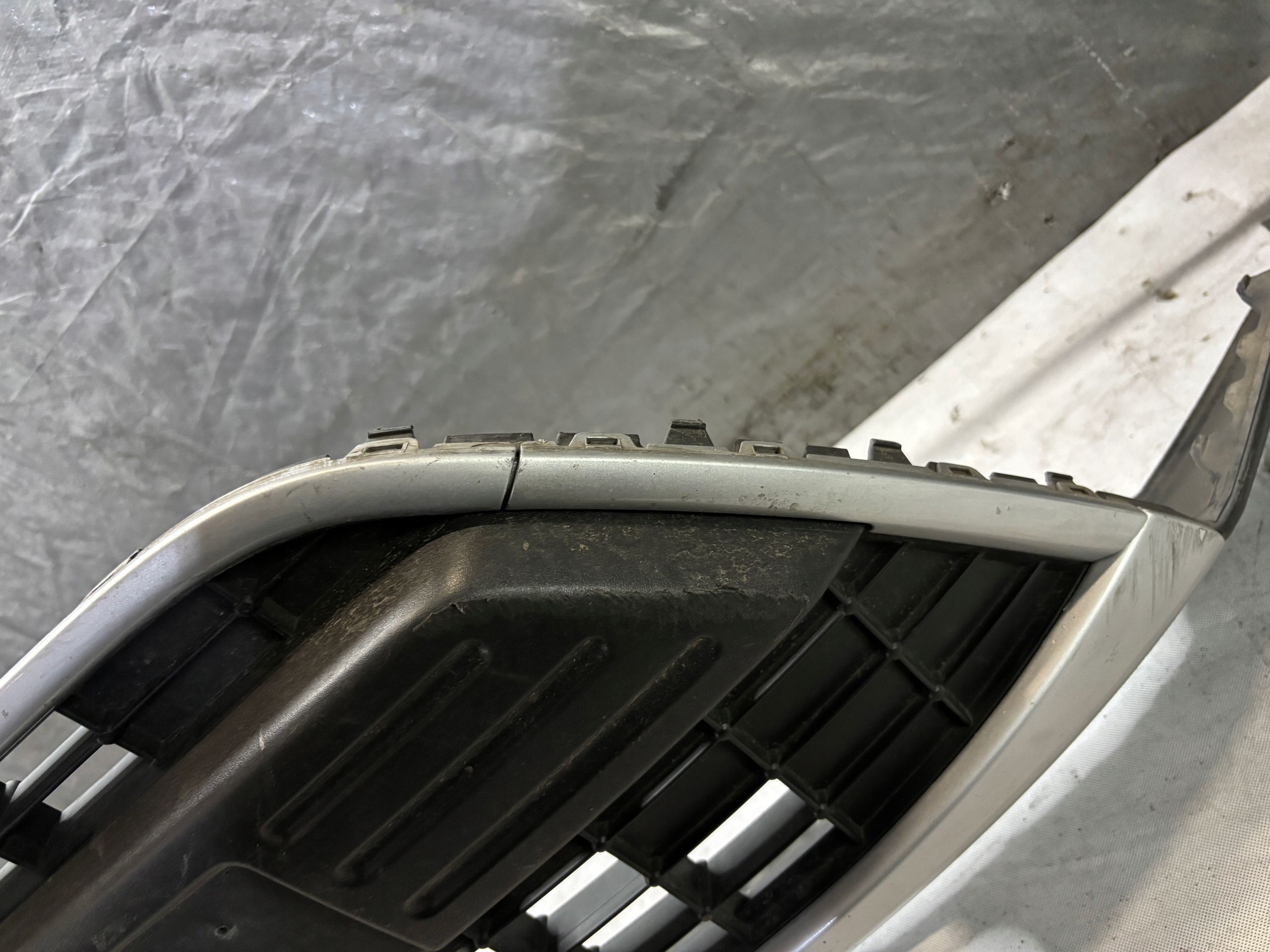 Dokładka zderzaka przedniego ford kuga i MK1 8V4117C749A