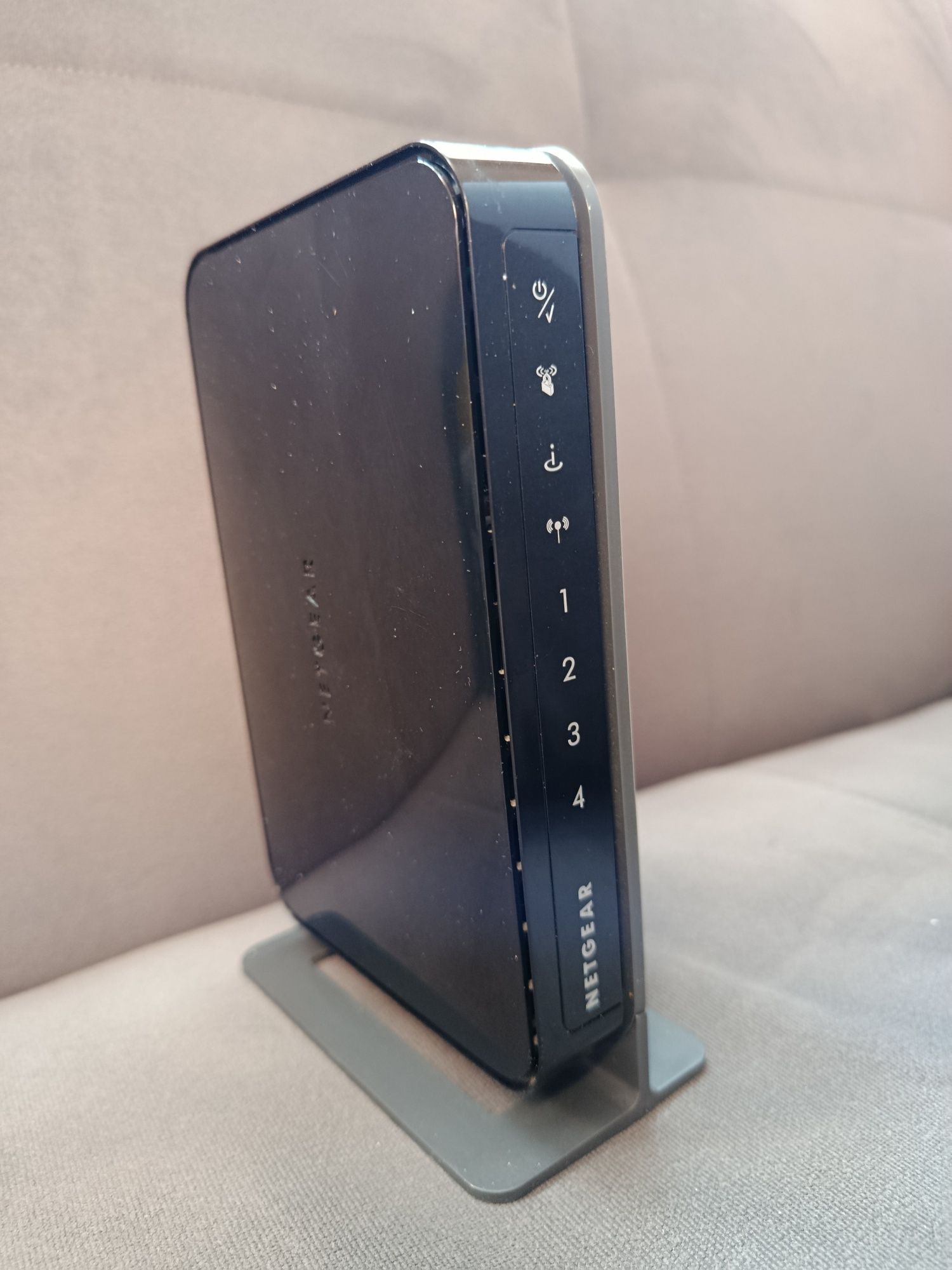 Router Netgear N300 JWNR 2000
