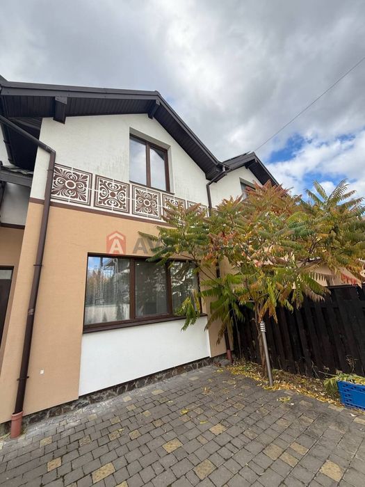 Продаж стильного таунхаусу з ремонтом у Конопниці!