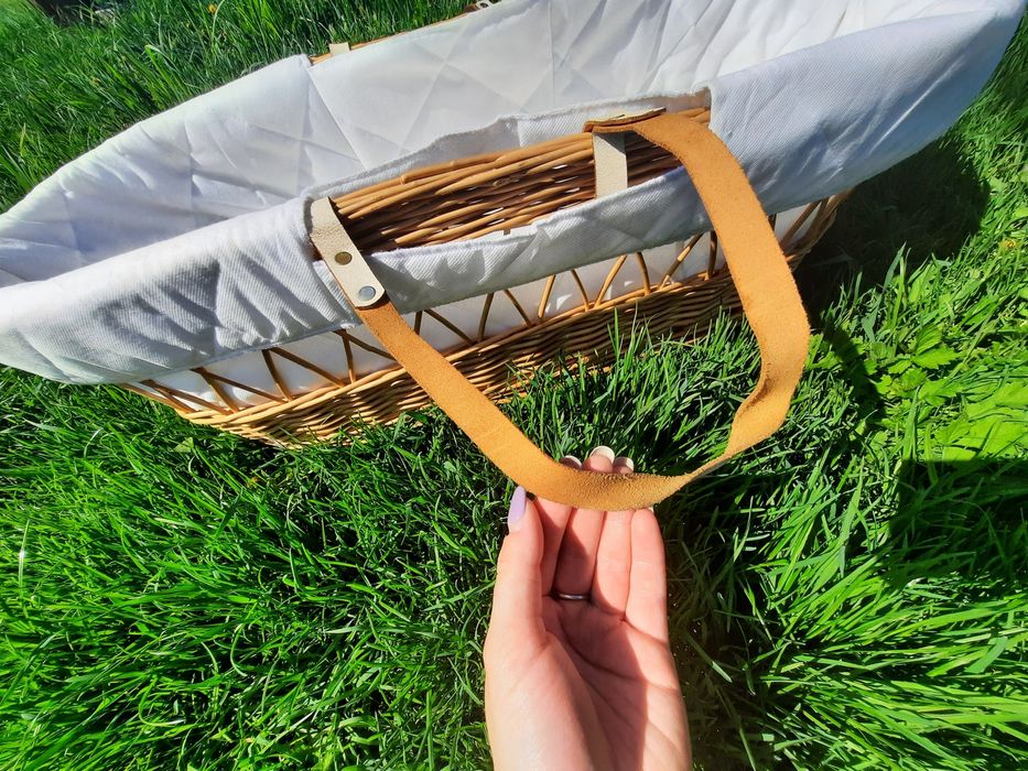 Плетене ліжечко для немовлят