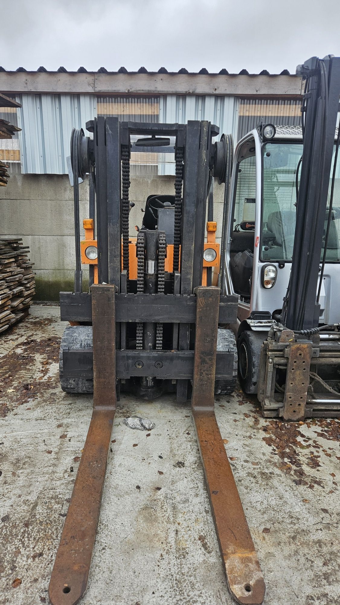 Widlak elektryczny Yale 5 ton triplex 4 sekcje kontenerowy wolny skok