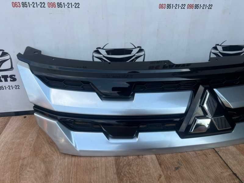 Решетка радиатора Mitsubishi Asx Outlander Sport 2019-2023 год