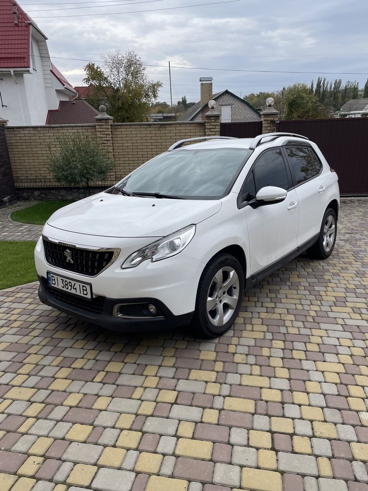 Peugeot 2008 2016 року 1.6D AT