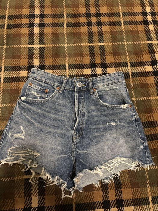 Продаю шорти Zara