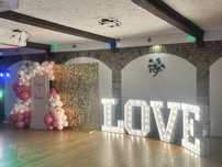 Wynajmę! Napis LOVE Led