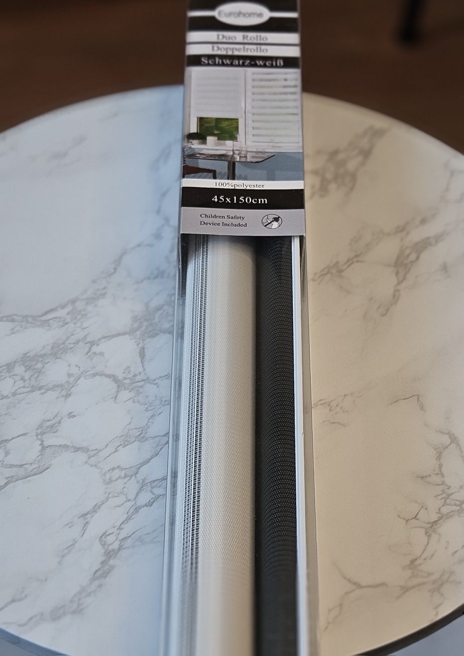 Żaluzje podwójne rolety kaseta aluminiowa biała I czarna 45x150