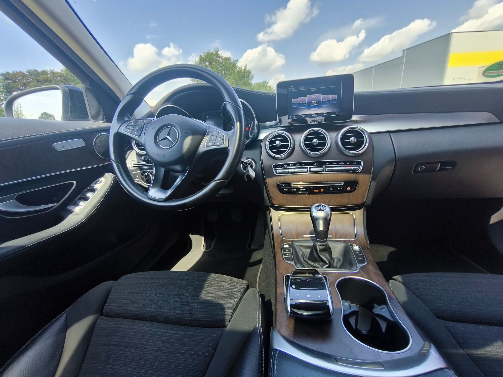 Mercedes C Klasa 180 T AMG Full LED Panorama Drewno Navi Individual