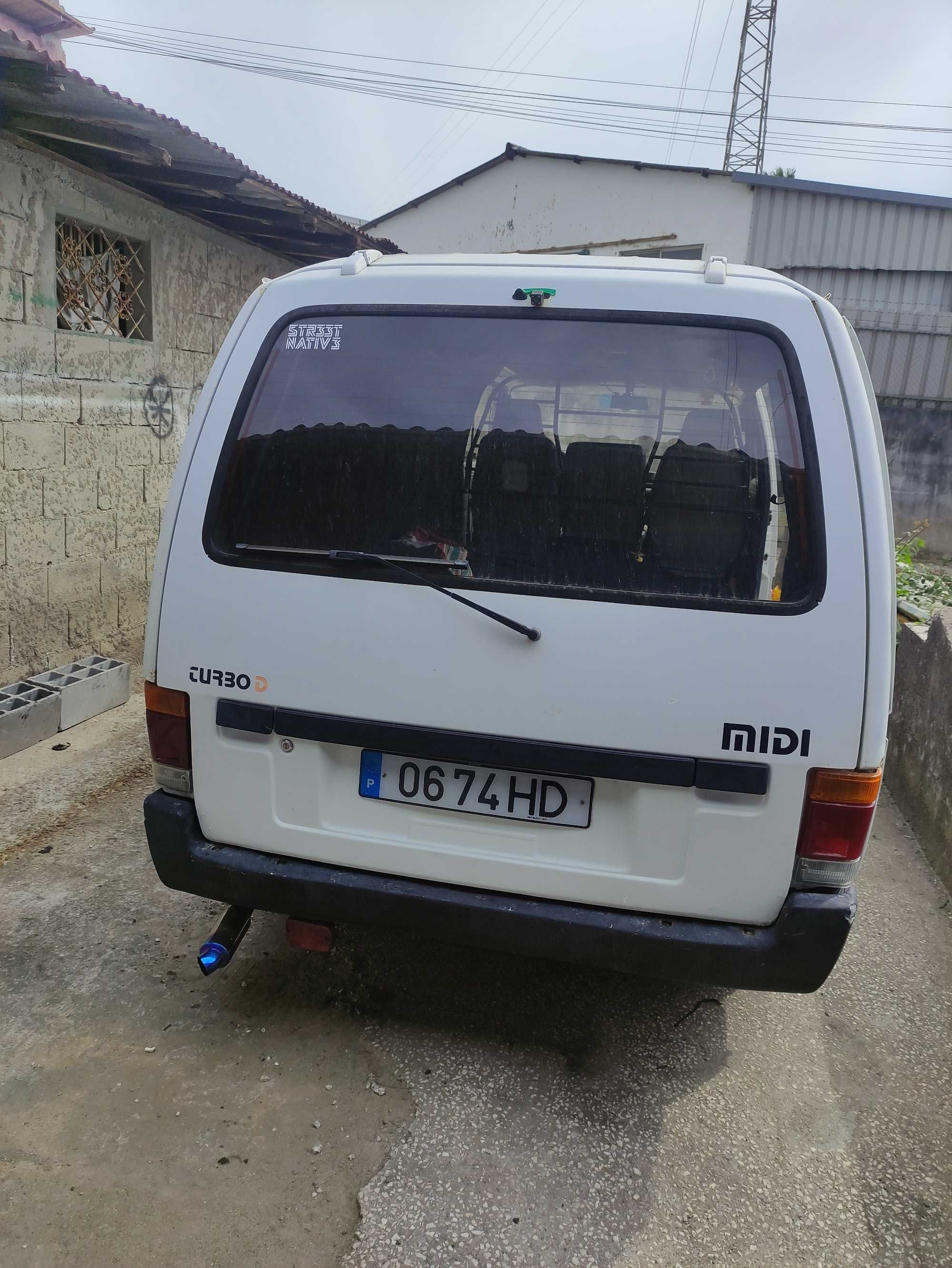 Isuzu Midi 2.4 Turbo Diesel