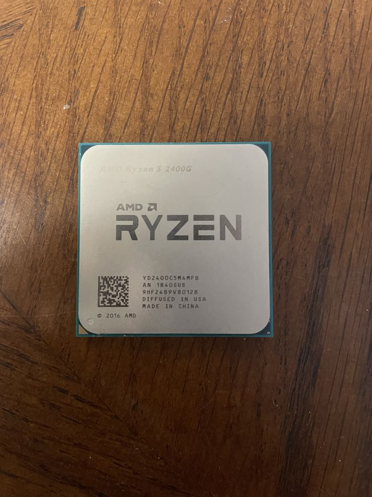 Компдект Ryzen 5 2400g та оперативна пам’ять HyperX 16GB DDR 4 - 3200