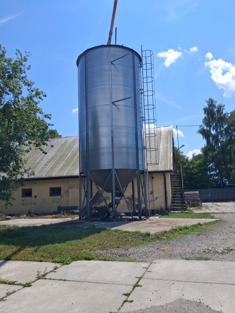 Silos zbożowy 80t lejowy ocynk stan bdb